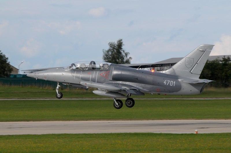 comp_RARO 13_13.jpg - This Slovak Air Force L-39ZAM takes off for another mission 